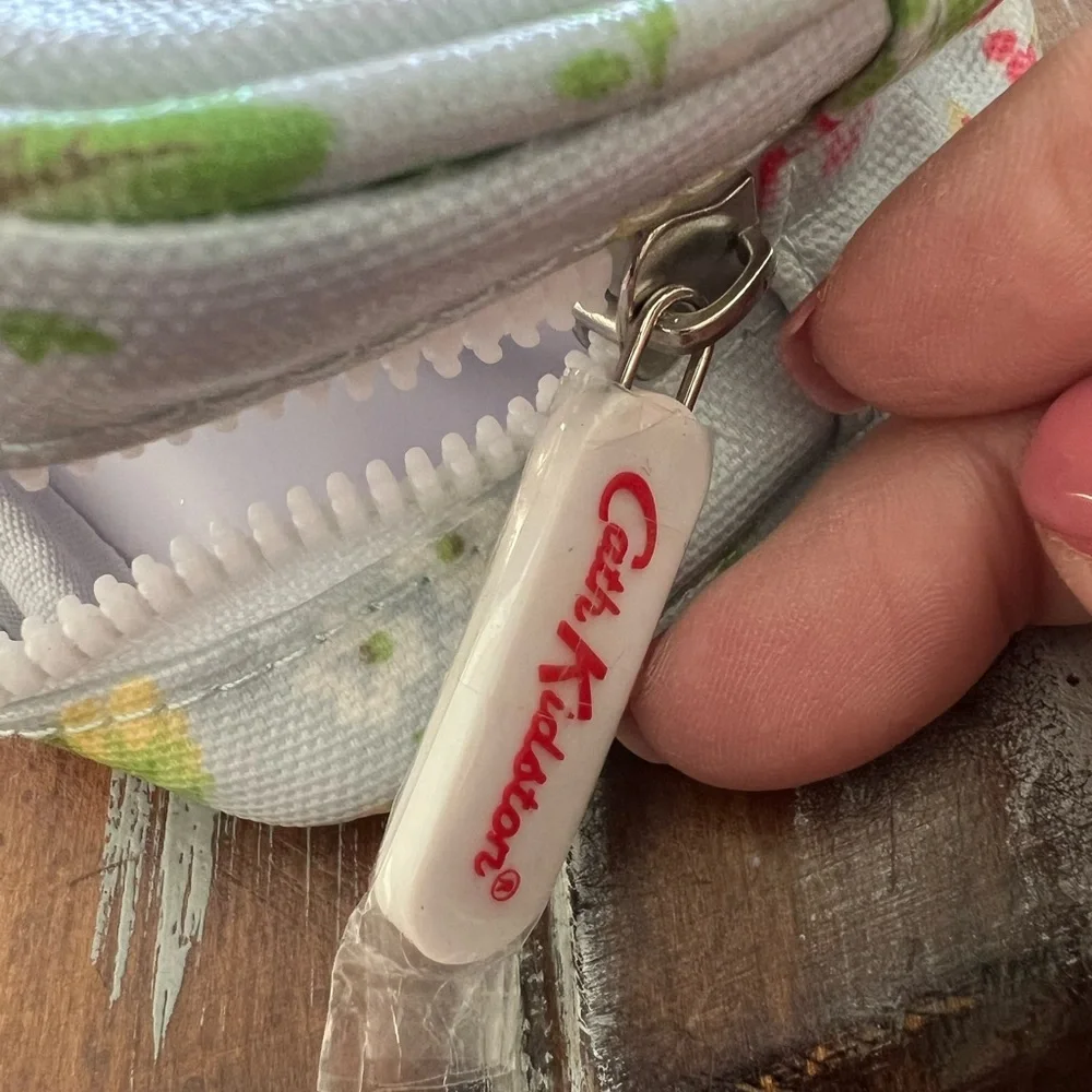 Cath Kidston White and Floral Cosmetic Bag - Picture 7 of 9